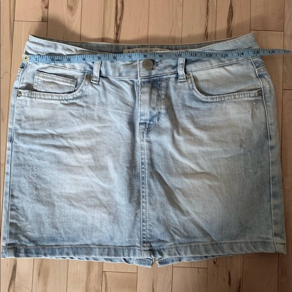 Faded jean skirt - Picture 1 of 3